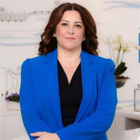 yucil azara quien es|Yücil Azara asszony vagyok, az ISBANKASI banktisztviselője.